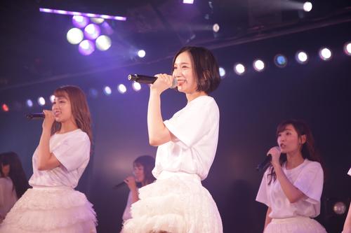 「誘惑のガーター」特別公演で一夜限りの復活を果たしたSDN48。中央は芹那（C）AKS