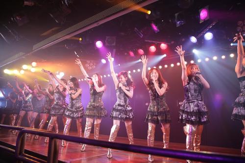 「誘惑のガーター」特別公演で一夜限りの復活を果たしたSDN48（C）AKS