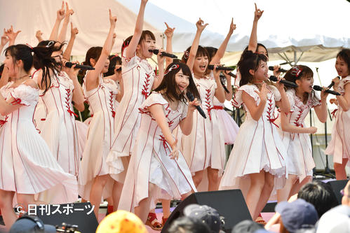 「TOKYO　IDOL　FESTIVAL」でミニライブをするNGT48（撮影・柴田隆二）