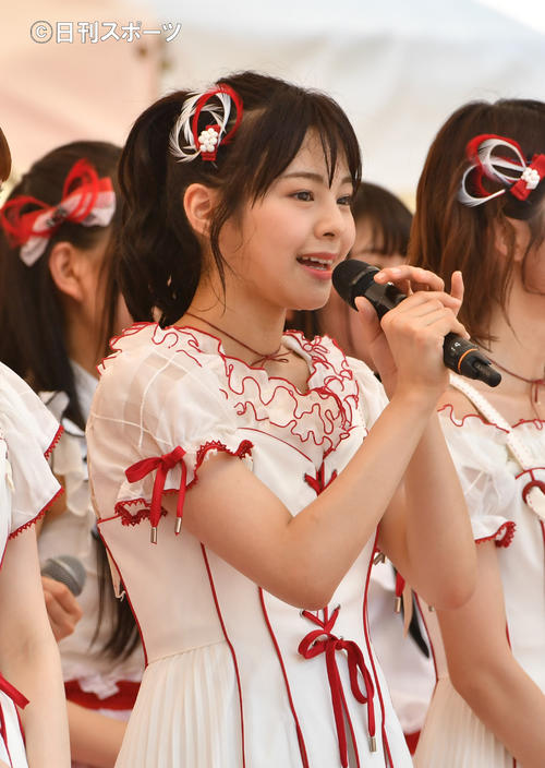 「TOKYO　IDOL　FESTIVAL」であいさつするNGT48の本間日陽（撮影・柴田隆二）