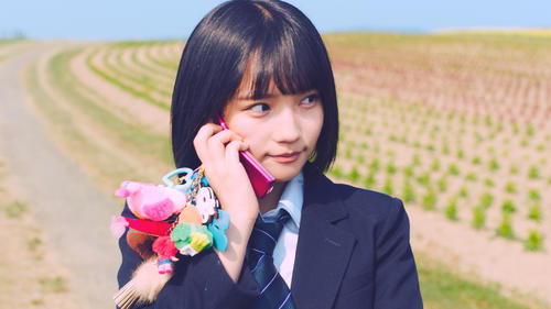 AKB48の新曲「サステナブル」でセンターを務める矢作萌夏