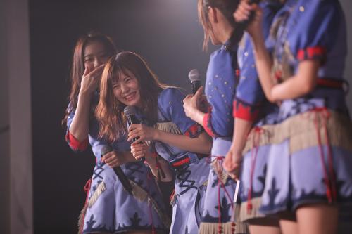 NGT48の新キャプテンに任命された角ゆりあ（左から2人目）（C）AKS