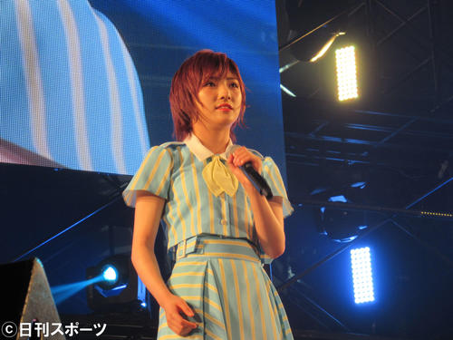 「AKB48・STU48インテックス大阪2グループ合同握手会」のライブに出演する岡田奈々（撮影・星名希実）