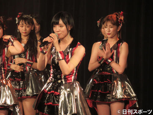 卒業公演を行った太田夢莉（中央）（撮影・星名希実）