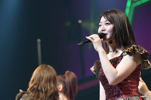 全国ツアーのチームK最終公演に出演したAKB48峯岸みなみ