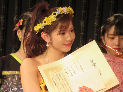 卒業公演と生誕祭を行ったNMB48谷川愛梨（中央）（撮影・星名希実）