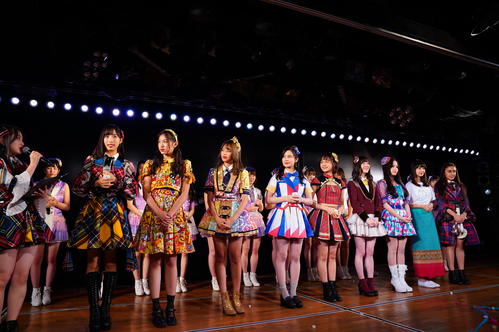 AKB48劇場に登場した海外姉妹グループのエースたち（C）AKS