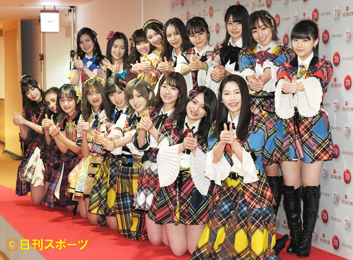 NHK紅白歌合戦　リハーサルを終え、笑顔を見せるAKB48（撮影・加藤諒）