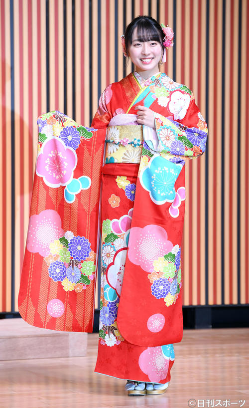 艶やかな振り袖姿を披露したSTU48今村美月（撮影・たえ見朱実）
