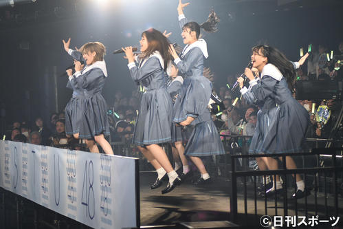 単独コンサートで「レモンジュース」を歌い踊るSTU48（撮影・大友陽平）