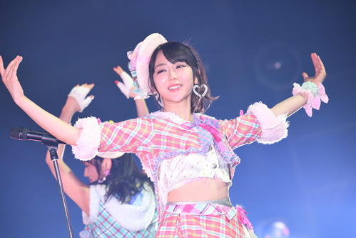 「AKB48グループリクエストアワーセットリスト50」で「逆転王子様」を披露する峯岸みなみ（C）AKS