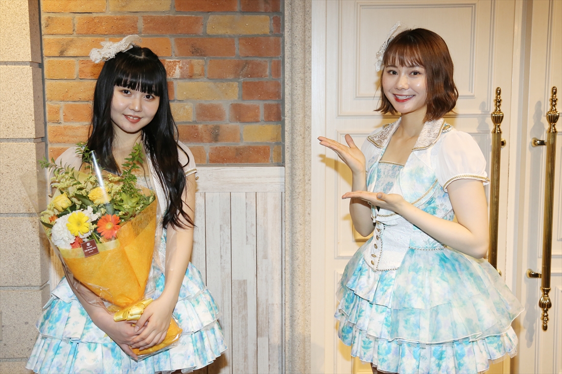 SKE48チームS副リーダー就任が発表された上村亜柚香（左）とチームSリーダー松本慈子（C）2020Zest.Inc．