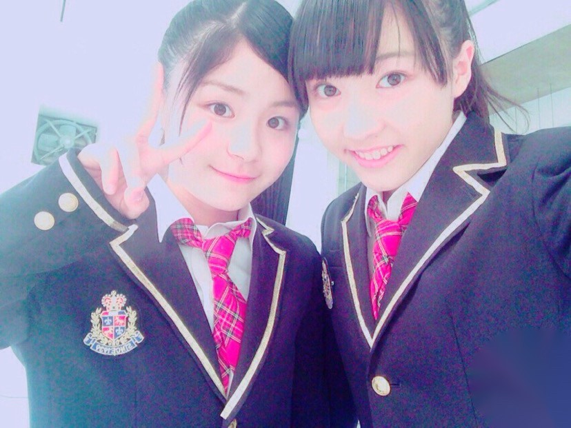 「第2回AKB48グループドラフト会議」での清司麗菜（左）と日下部愛菜（本人提供）