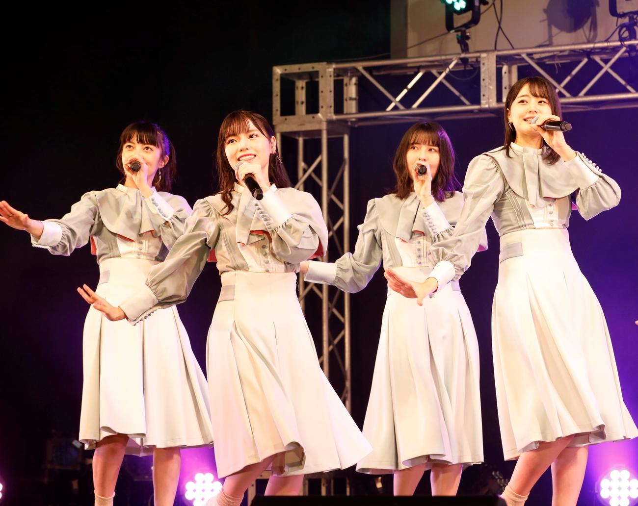 「思い出せる恋をしよう」発売記念オンラインイベントを行ったSTU48(C)STU／KINGRECORDS