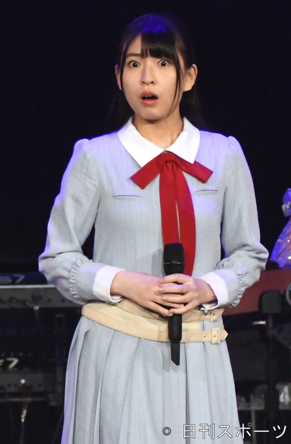 19年10月に行われた「第2回AKB48グループ歌唱力No．1決定戦」決勝大会で3位と発表され驚く三村妃乃（2019年10月31日撮影）