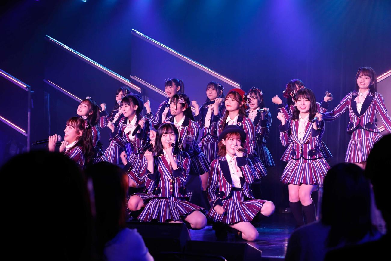 新専用劇場「西日本シティ銀行HKT48劇場」で記念公演を行ったHKT48
