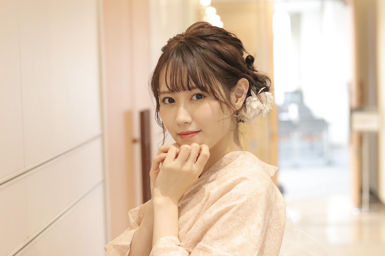 カメラにはまっていて、握手会でのメンバーのオフショットを撮影しています。これは、がたぴーの握手会でのオフショットを撮影したものを特別に公開しちゃいます！（撮影・荻野由佳）