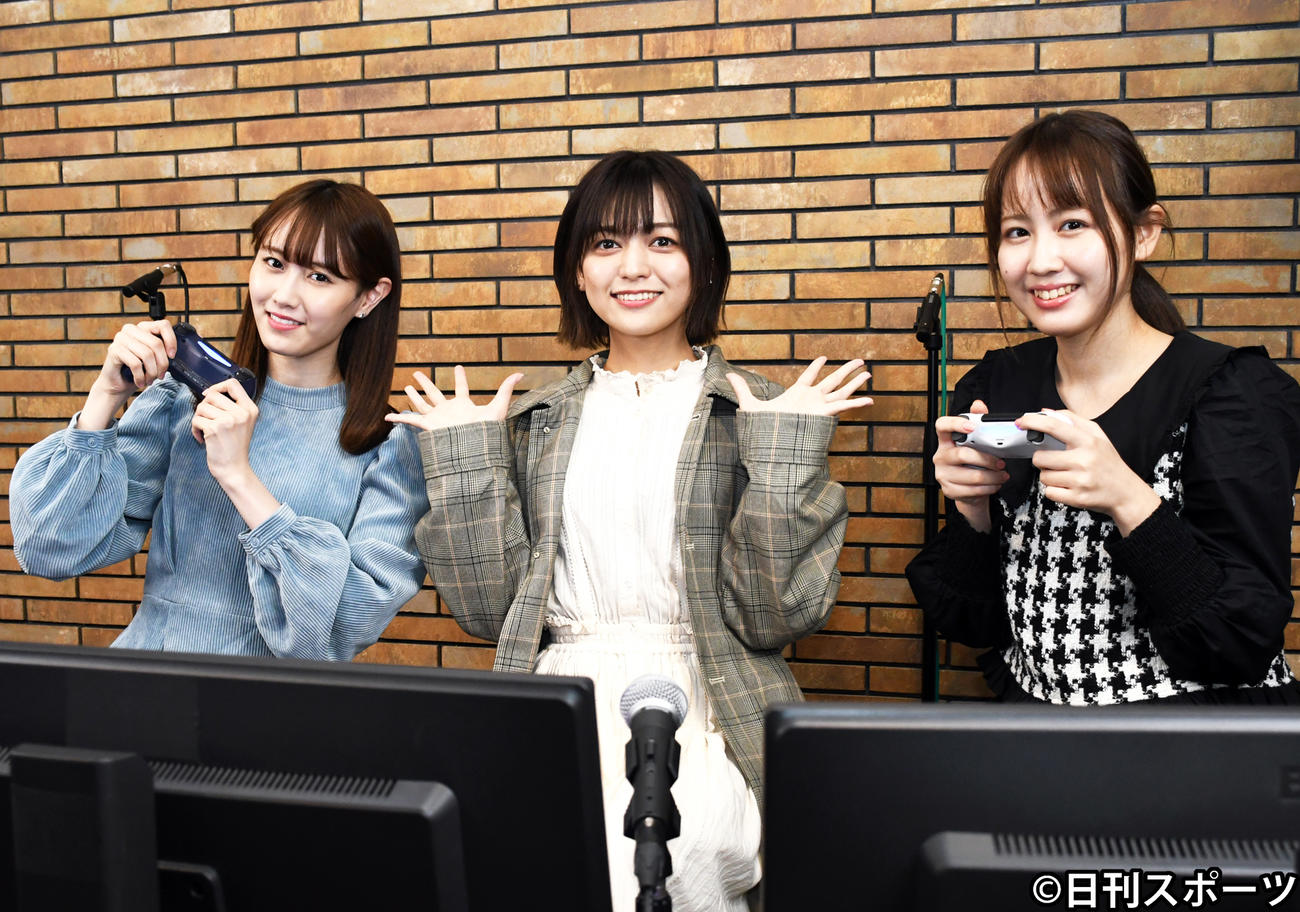 「NGT48ゲーム部」として配信番組に出演している、左から西潟茉莉奈、中村歩加、西村菜那子（撮影・大友陽平）