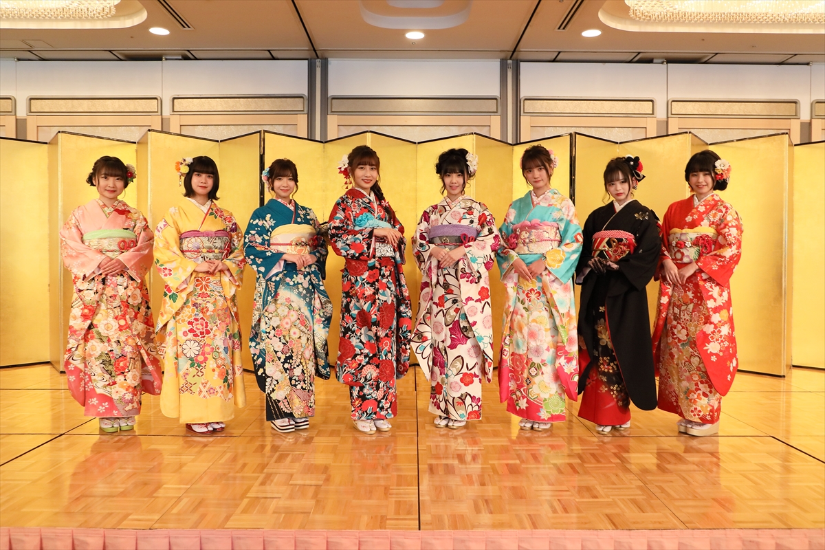 熱田神宮で成人式を行ったSKE48の新成人メンバー。左から池田楓、田辺美月、太田彩夏、青海ひな乃、北川愛乃、中野愛理、竹内ななみ、西井美桜