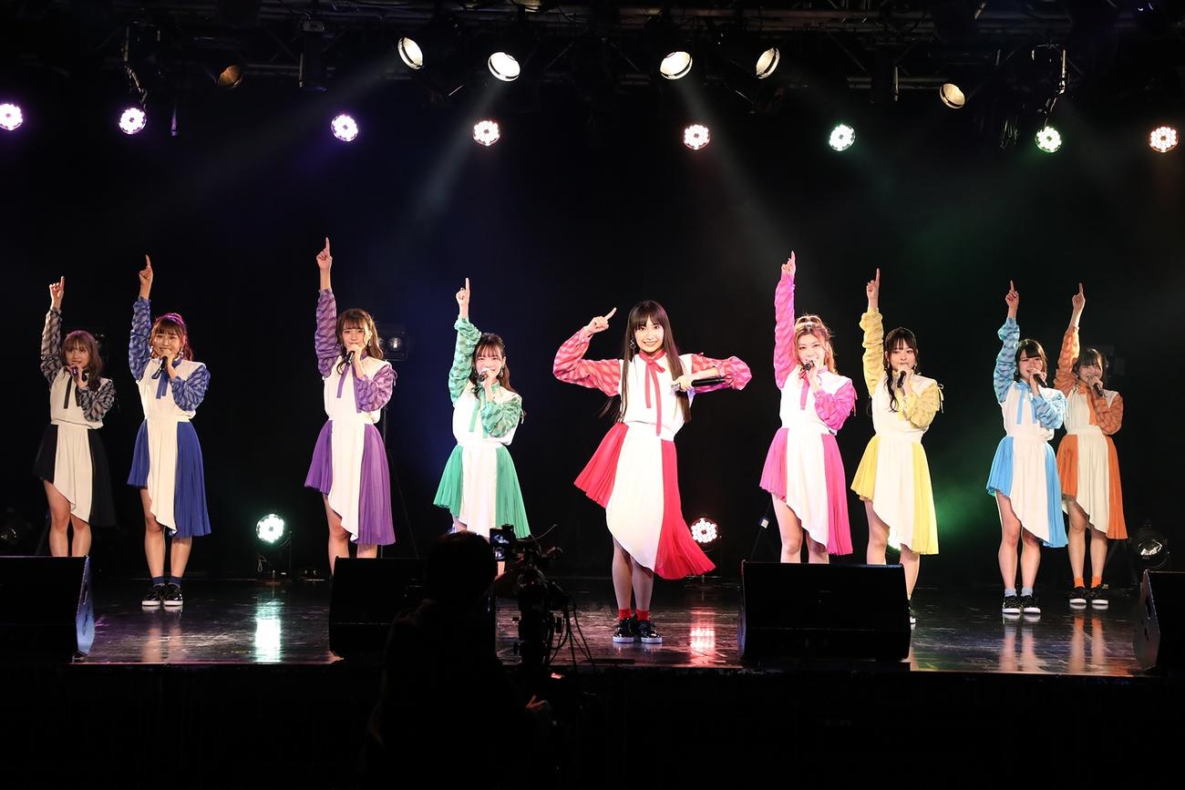 生配信ライブ「カミングフレーバーとツーマンしようぜ！vol．1」でパフォーマンスするカミングフレーバー（C）2021Zest,Inc.