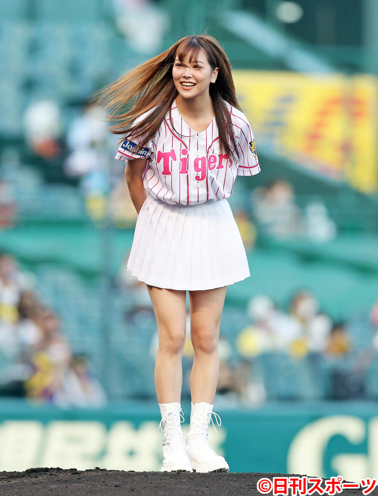 阪神戦で始球式を行ったNMB48の白間美瑠（2020年8月26日撮影）