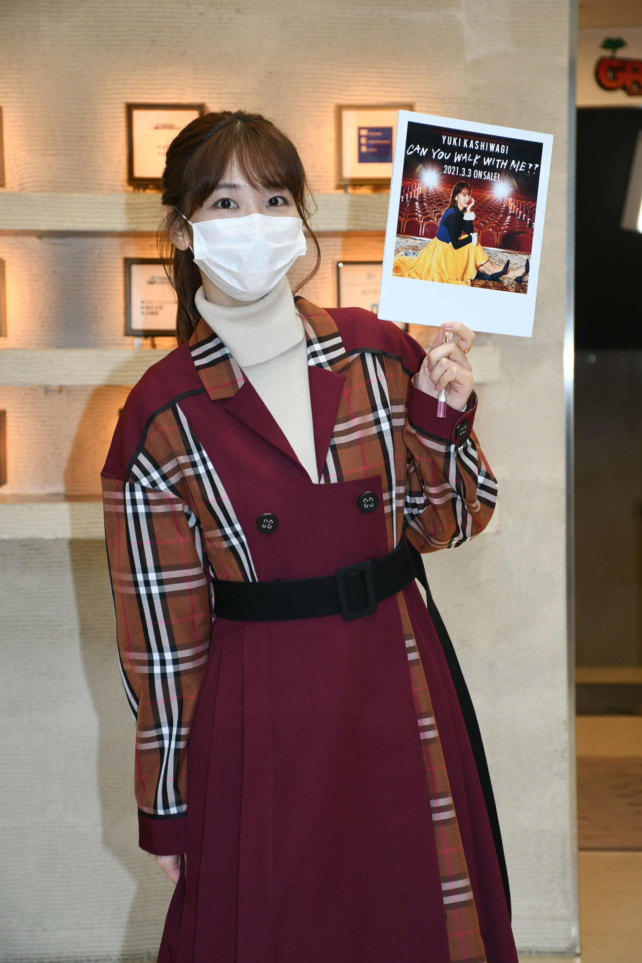 7年5カ月ぶりのソロシングル「CAN YOU WALK WITH ME？？」を発売し取材に応じたAKB48柏木由紀（撮影・大友陽平）