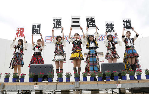 19年3月23日、岩手・山田町を訪れたAKB48グループメンバー（C）AKB48