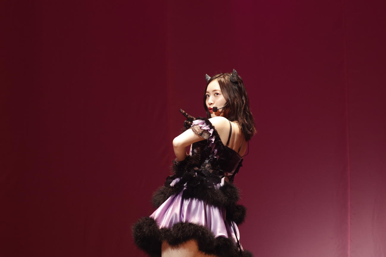 卒業コンサート昼公演で「わるじゅり」を歌う松井珠理奈（C）2021 Zest,Inc.／AEI