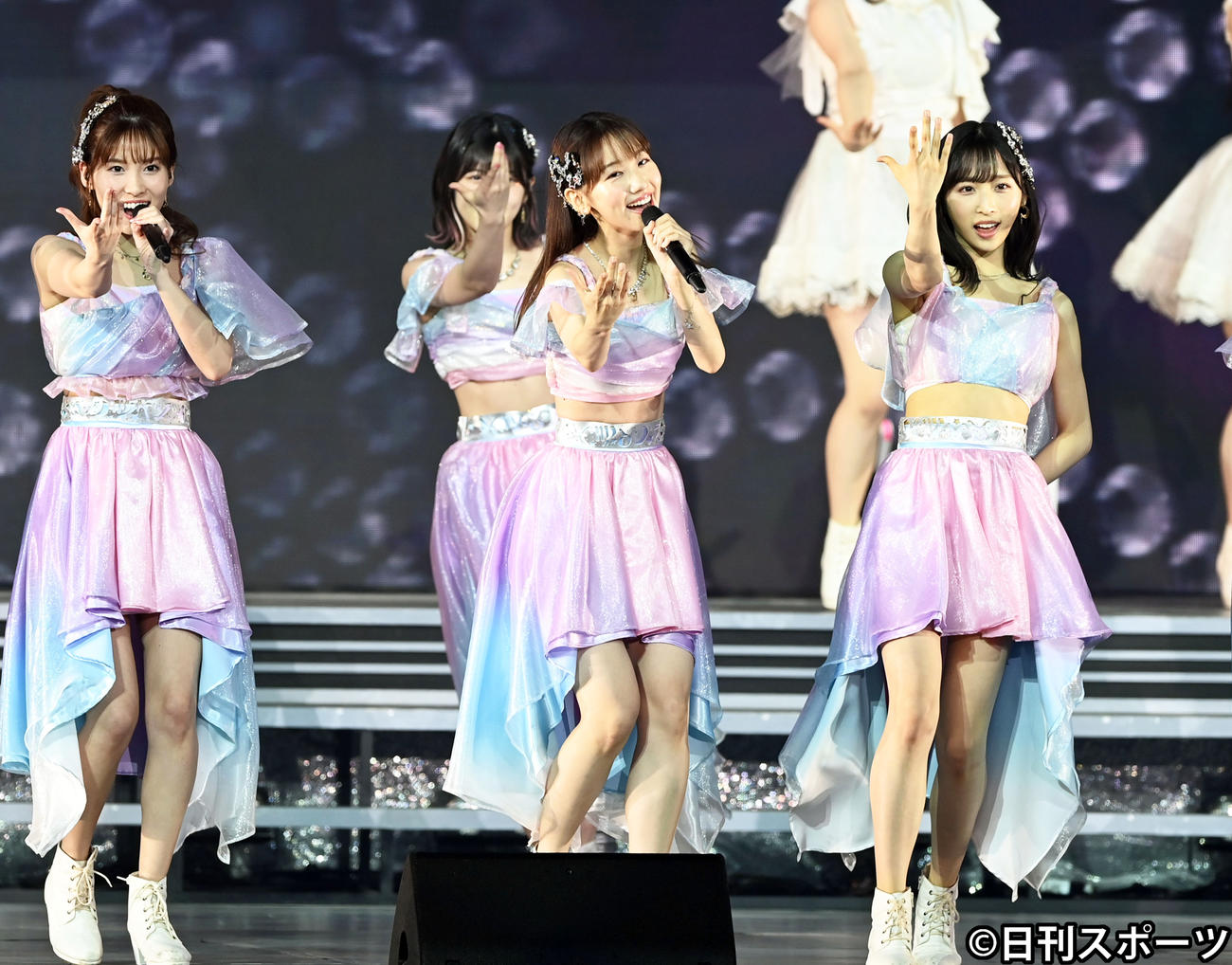 単独コンサートを行ったAKB48（撮影・たえ見朱実）