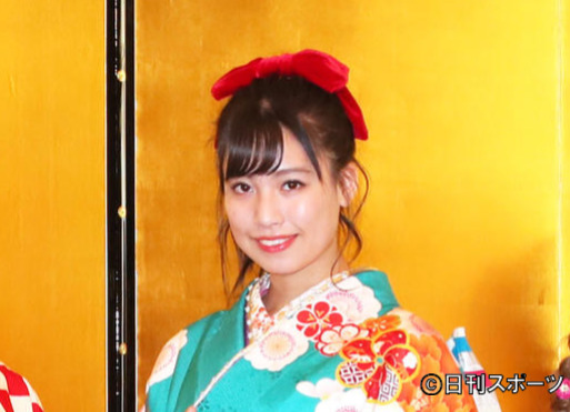 成人式を迎え晴れ着姿で笑顔を見せるSKE48荒井優希（2019年1月14日撮影）