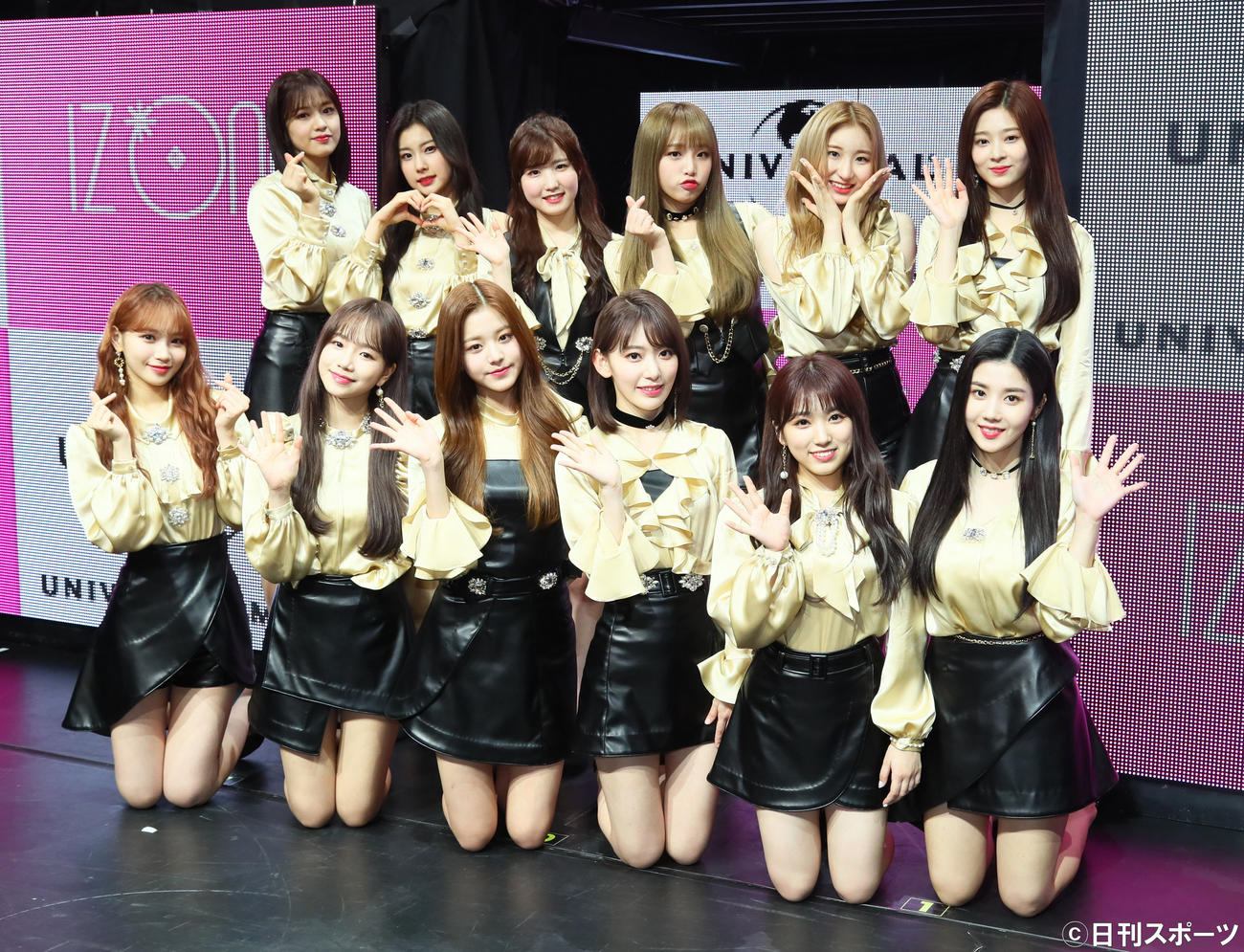 IZ＊ONE（アイズワン）日本デビュー記念イベント　日本デビューシングル「好きと言わせたい」発売記念イベントを行ったIZ＊ONE（アイズワン）（2019年1月20日撮影）