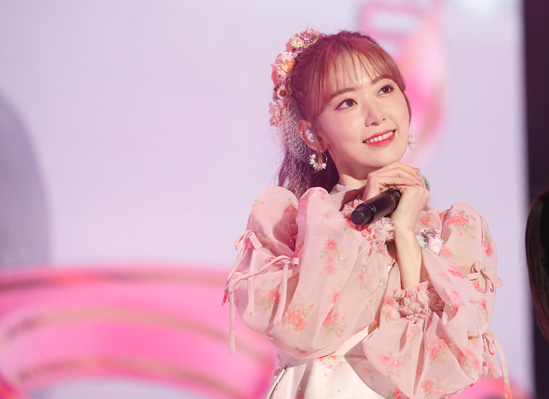 卒業コンサートで笑顔を見せるHKT48宮脇咲良（C）Mercury
