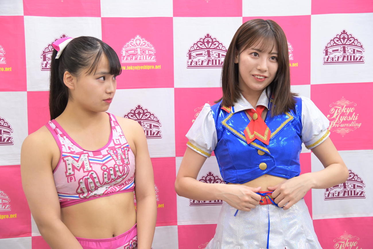 東京女子プロレス両国大会でタッグを組んだ渡辺未詩（左）と荒井優希（C）東京女子プロレス