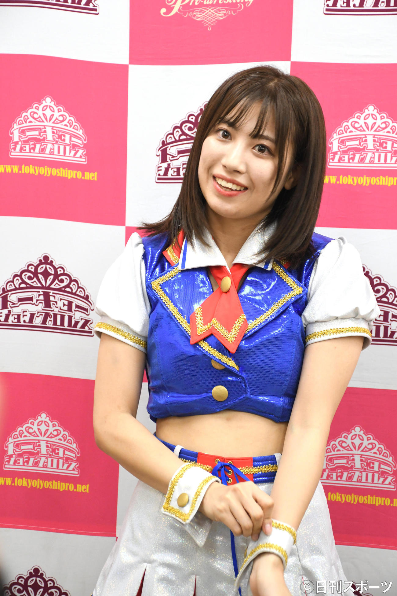 東京女子プロレス「Don’t miss the signs」で初勝利を挙げ笑顔を見せるSKE48荒井優希（撮影・大友陽平）