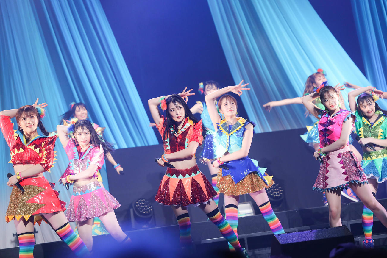グループ唯一のオリジナル公演「ここにだって天使はいる」に臨んだメンバー（C）NMB48