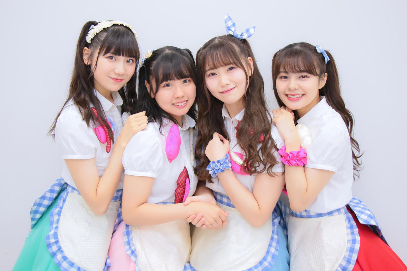 「アイドルエッセンス公演」をスタートさせたSmoreの、左から藤崎未夢、古舘葵、小熊倫実、本間日陽（ｃ）Flora