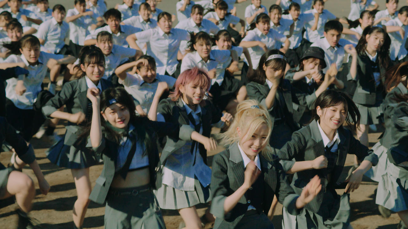 公開されたAKB48の新曲「根も葉もRumor」のミュージックビデオ