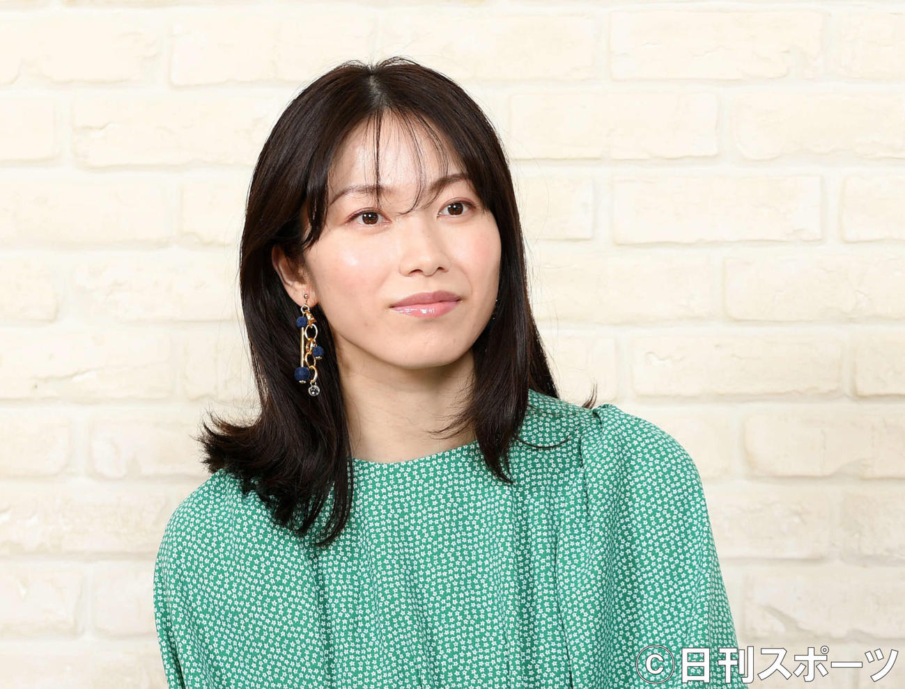 横山由依（2021年7月撮影）