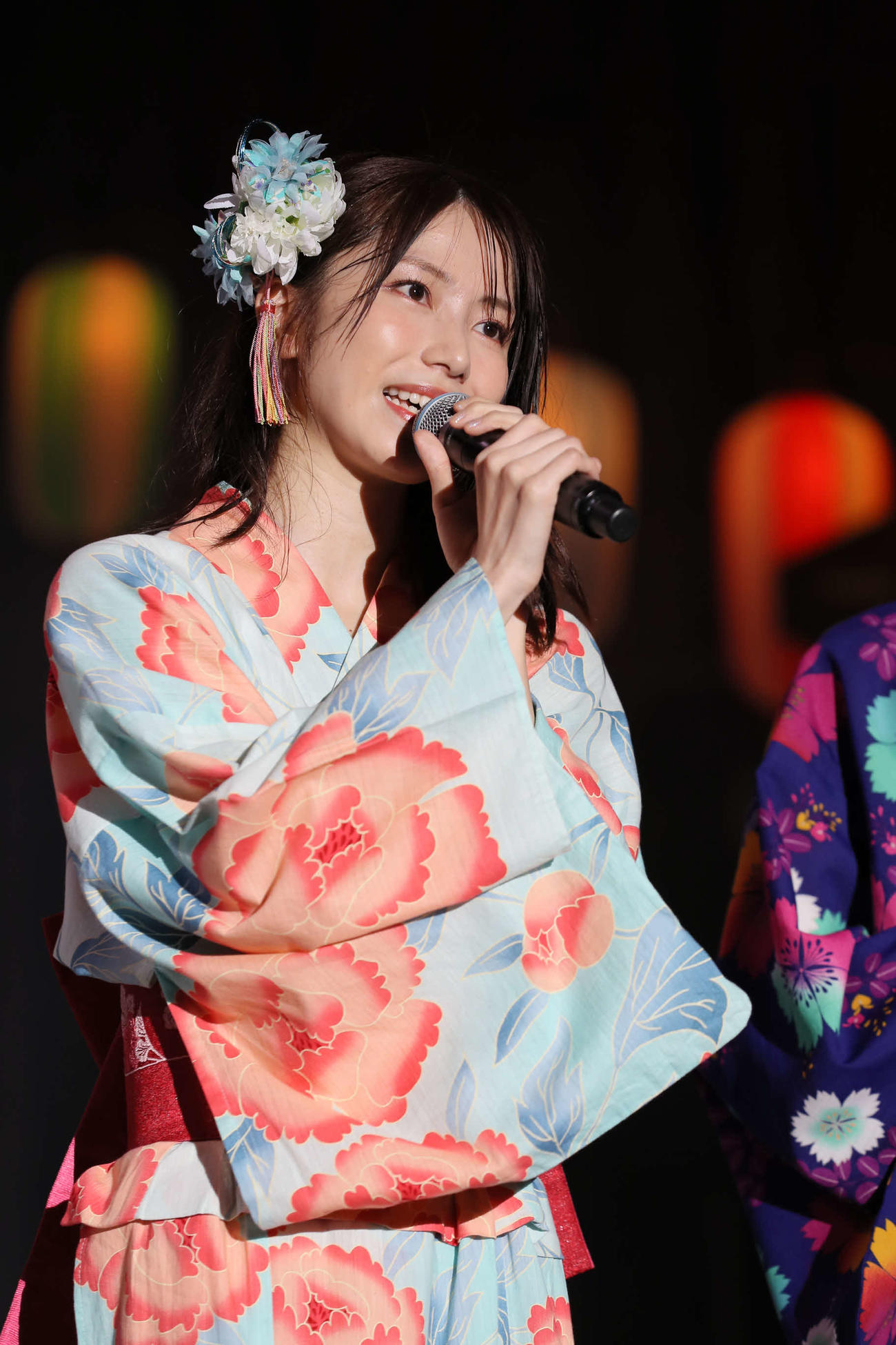 「MX夏まつり　AKB48 2021年最後のサマーパーティー」で卒業を発表するAKB48横山由依（C）AKB48