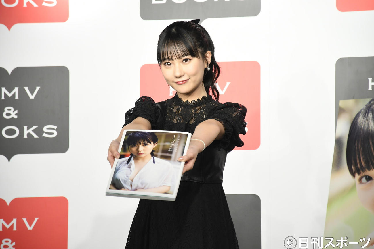 ファースト写真集「1／2少女」発売イベントを行ったHKT48田中美久（撮影・大友陽平）