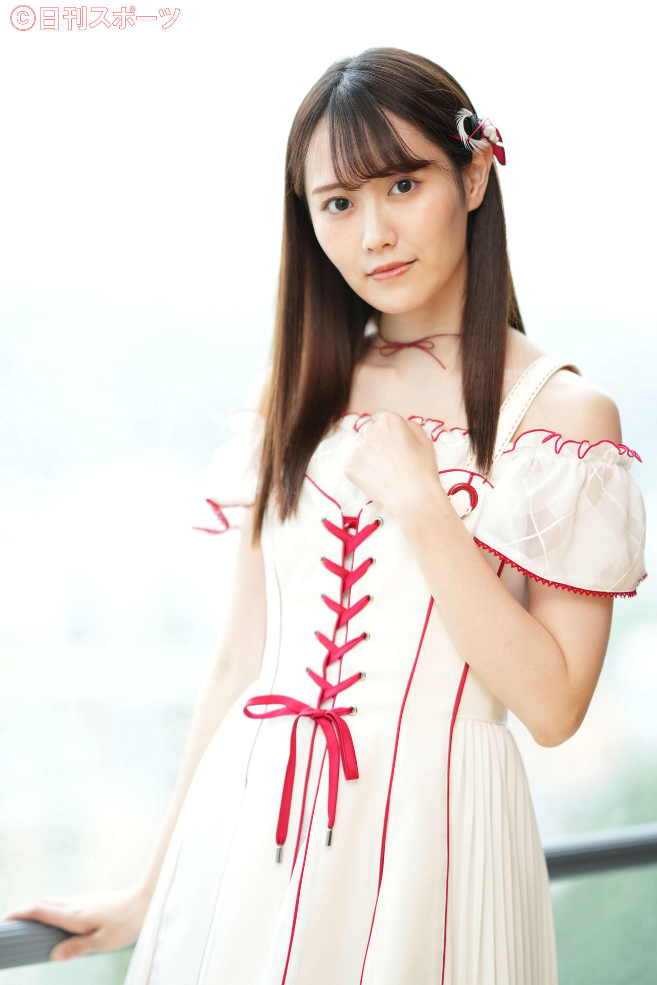 ファースト写真集「あの頃も今も」を発売するNGT48西潟茉莉奈