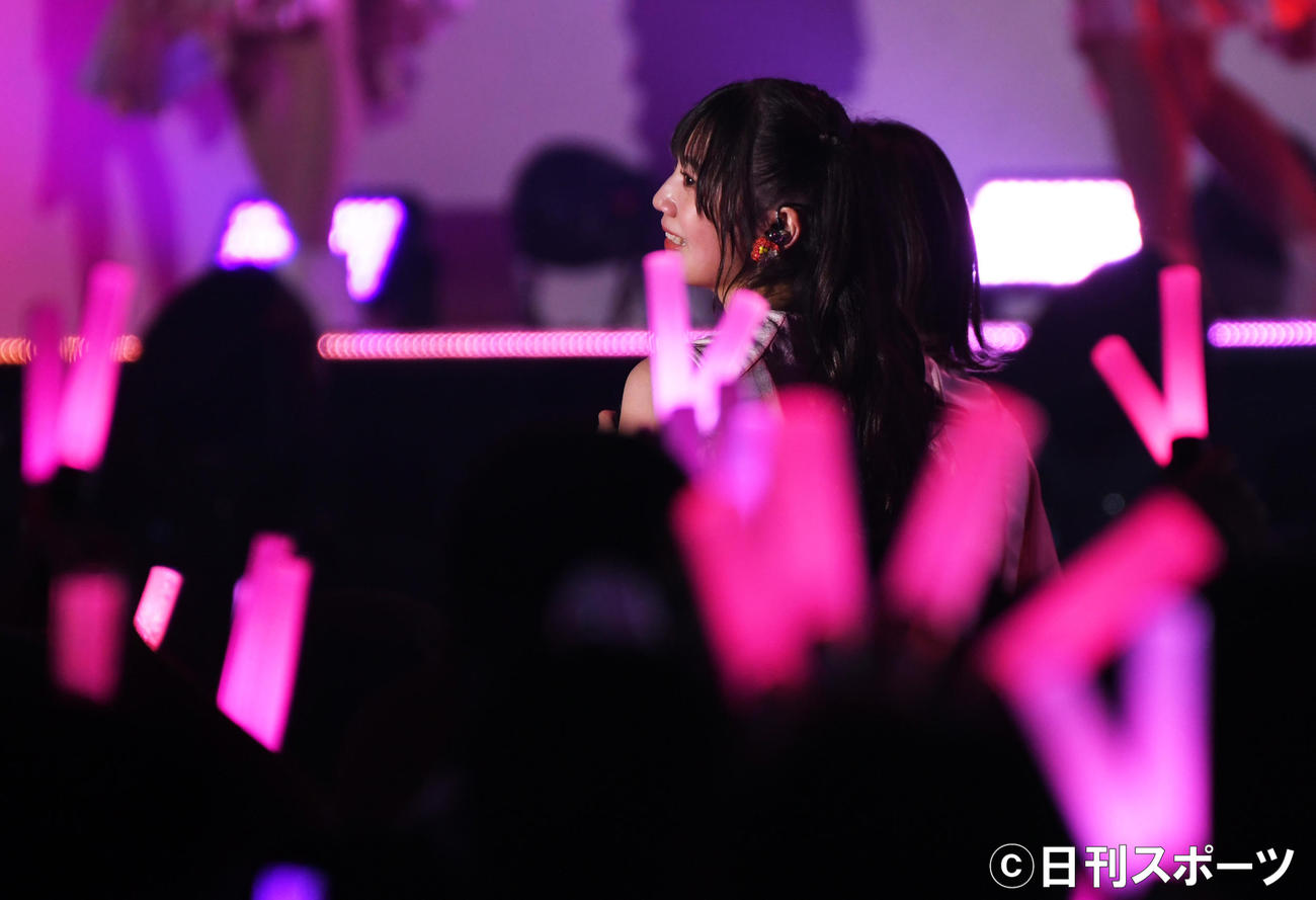 NGT48単独コンサートの「シャーベットピンク」でピンクのペンライトの海に涙ぐむ藤崎未夢（撮影・大友陽平）