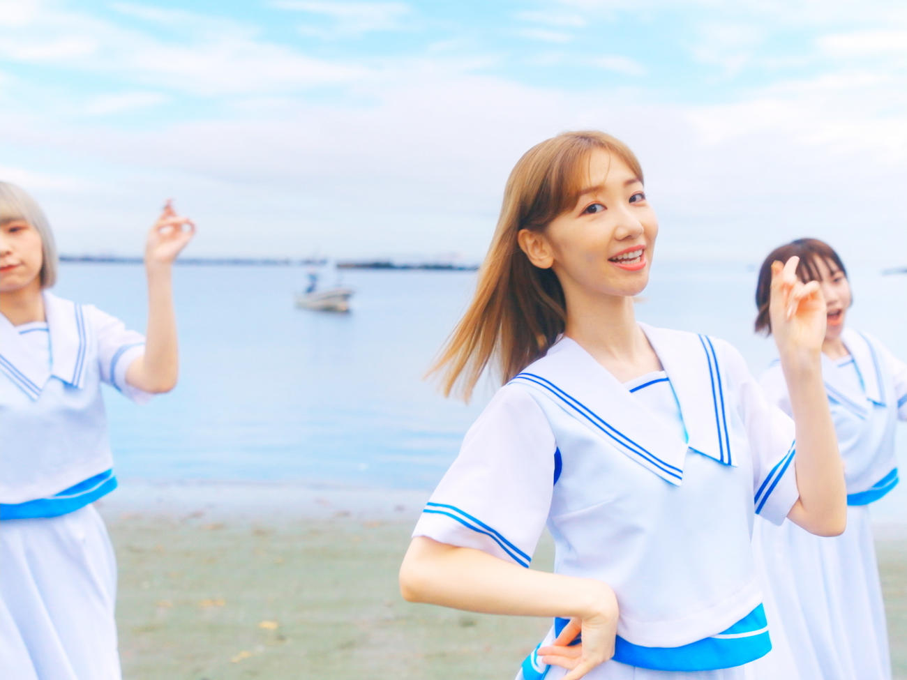 PARADISESの「柏木由紀なりのPARADISES－夏のバカヤロー－」ミュージックビデオでのユキ・レイソレ