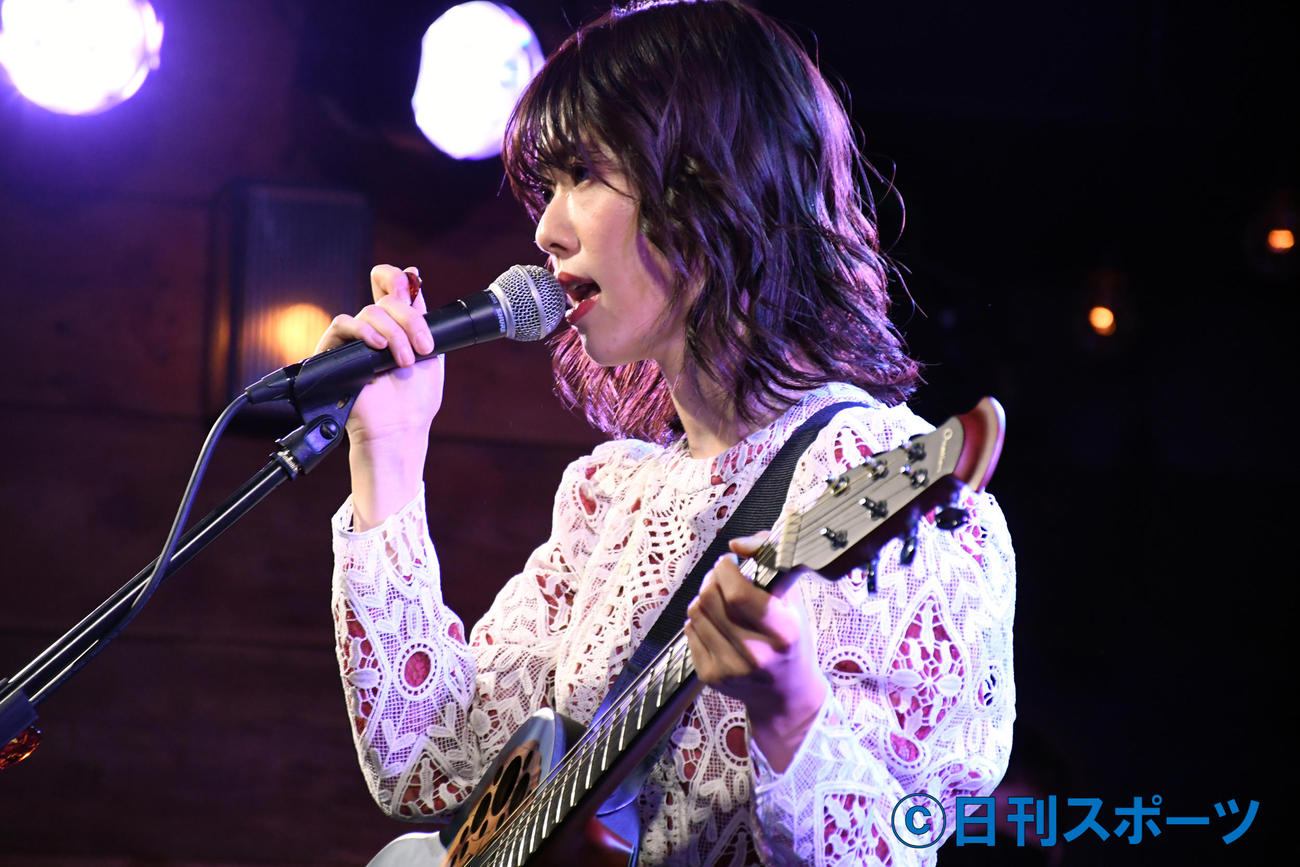 初のソロライブ「オダエリサイタル」で歌うAKB48小田えりな（撮影・大友陽平）