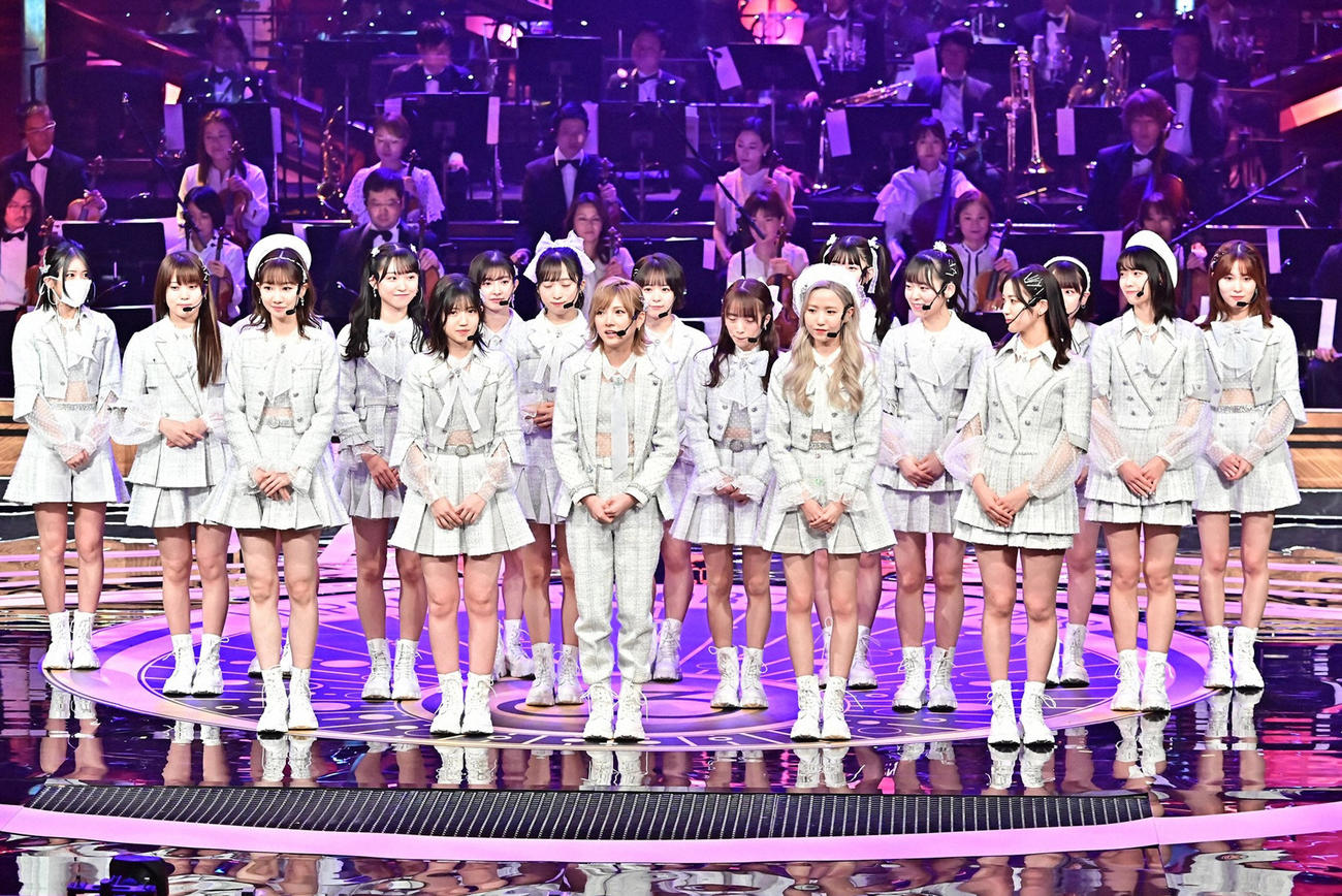 優秀作品賞のAKB48（C）TBS