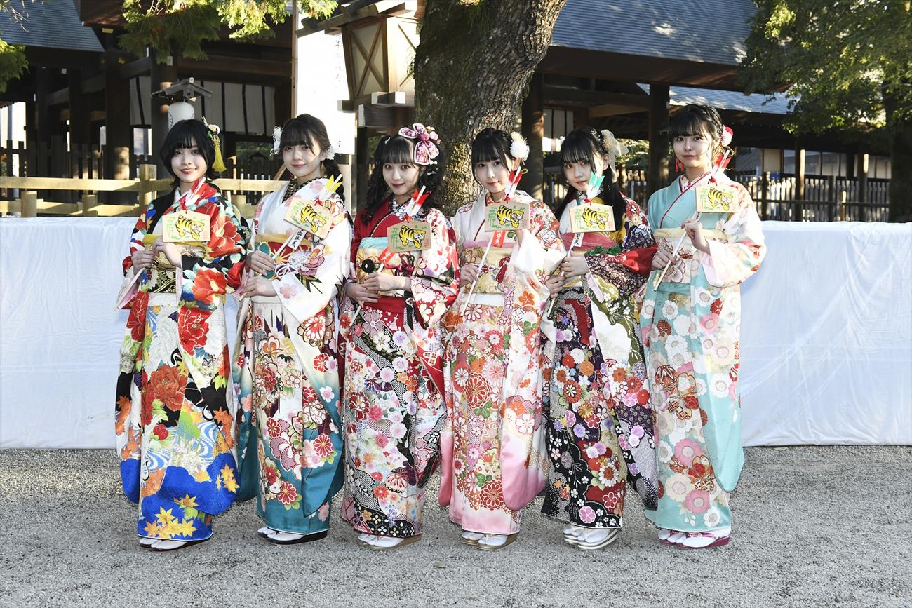 成人式を行ったSKE48の、左から五十嵐早香、坂本真凛、末永桜花、井上瑠夏、赤堀君江、荒野姫楓（C）2021 Zest,Inc.