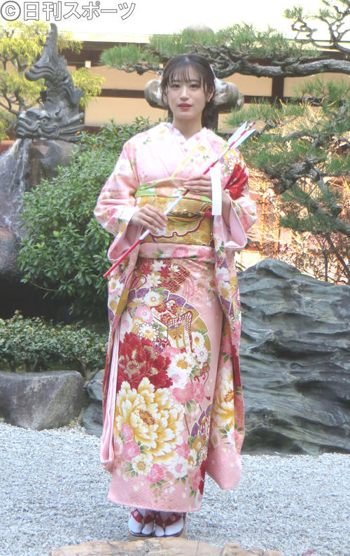 上西怜らｎｍｂ48成人式で艶やか着物姿を披露 写真特集 ａｋｂ４８ライブ速報 日刊スポーツ