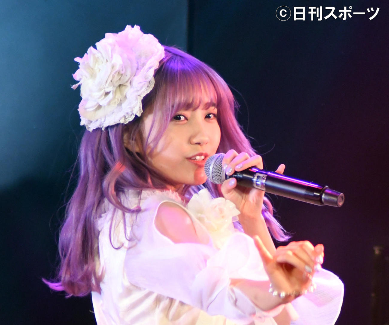 卒業公演でパフォーマンスするAKB48加藤玲奈（撮影・大友陽平）