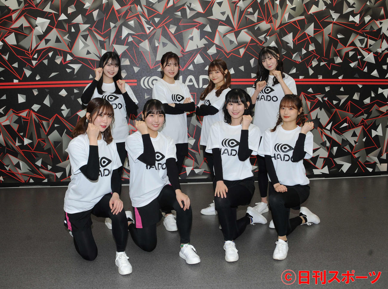 「HADO NGT48ウォーズ」に出場したメンバー。前列左から奈良、古舘、佐藤、諸橋、後列左から小越、大塚、清司、藤崎
