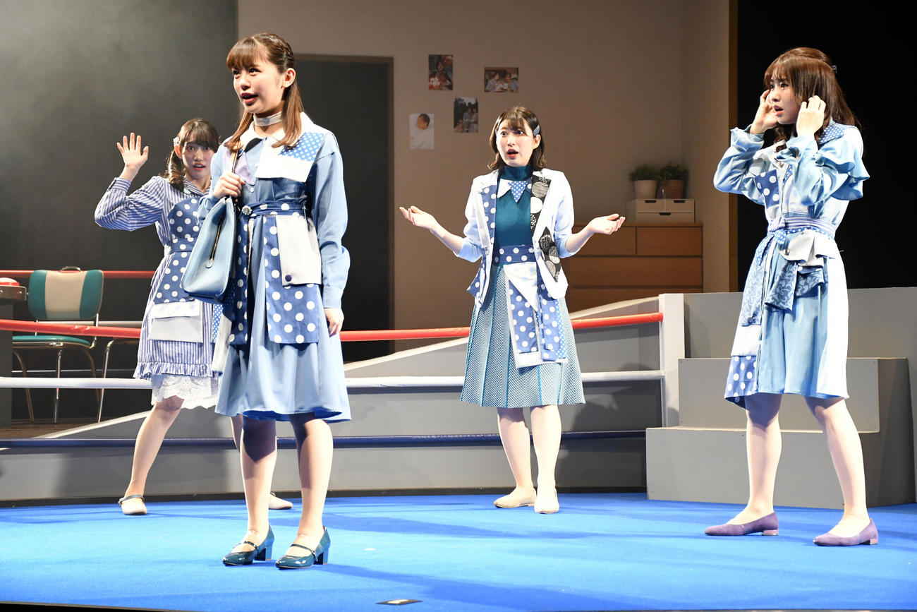 劇団ズッキュン娘「2番目でもいいの」公開ゲネプロに臨むAKB48の、左から黒須遥香、濱咲友菜、吉田華恋、中西智代梨（撮影・大友陽平）